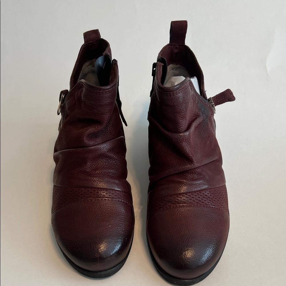 Miz Mooz Womans Burgundy Leather Ankle Boots with 4 zippers
 Size 36 US size 5.5